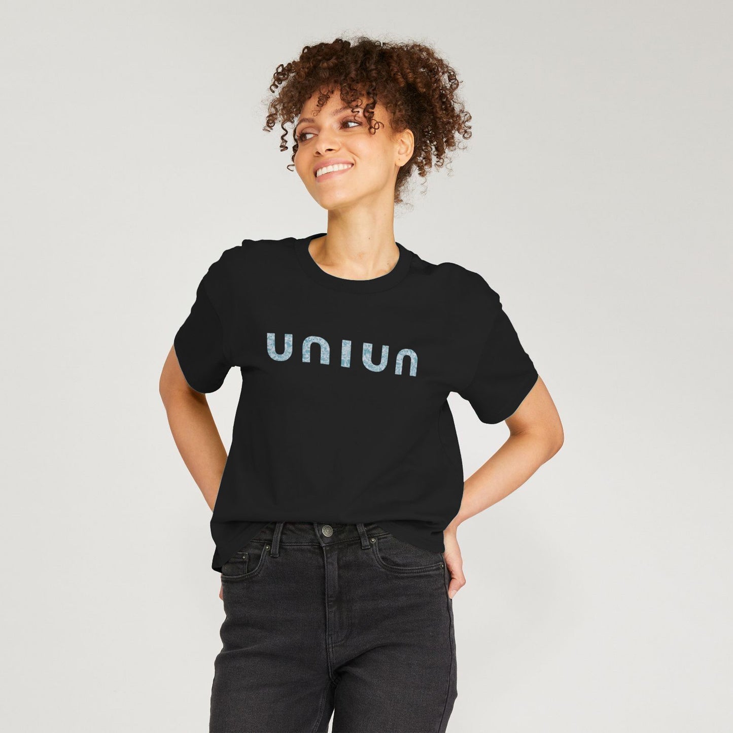 UNIUN Aqua Logo Crop Black T-shirt