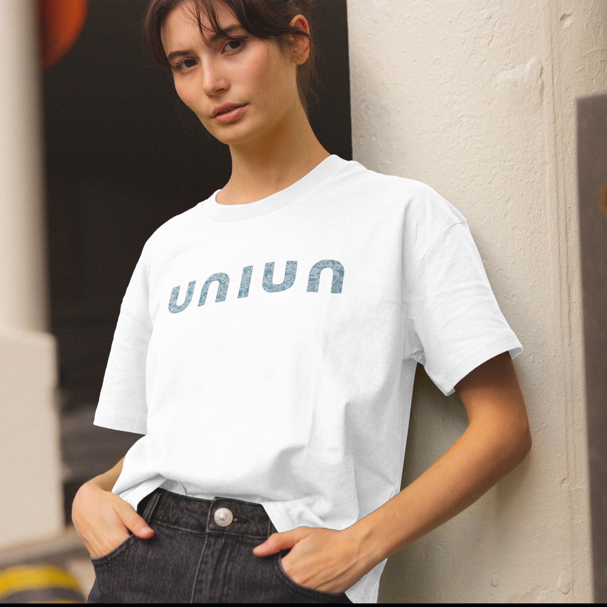 UNIUN Aqua Logo Crop White T-shirt